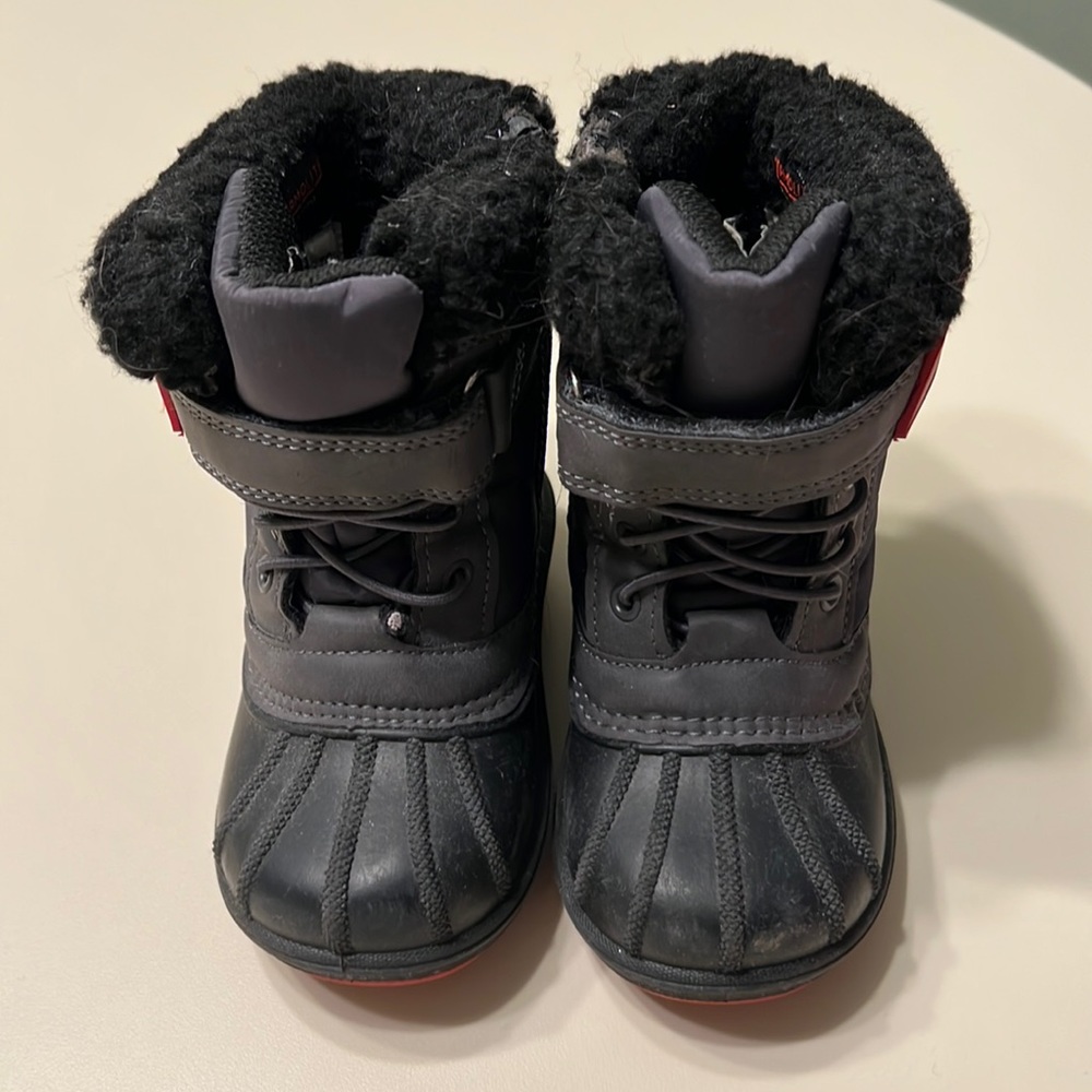 Cat & Jack Black toddler snow boots